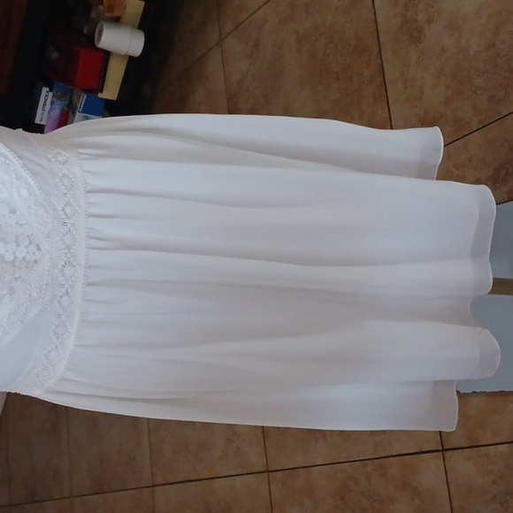 Gianni Bini- Little White Dress - Picture 7 of 16